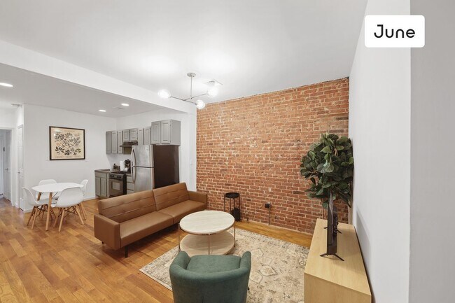 Building Photo - ROOM ONLY in 4-bed/1.5-bath Home
