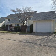Building Photo - 956 Brighton Way