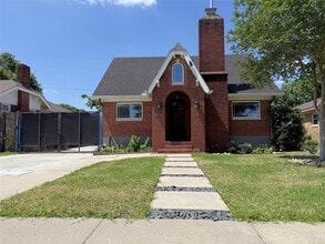 Building Photo - 2302 Ruth St