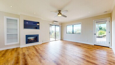Building Photo - 1600 Sylvaner Ave
