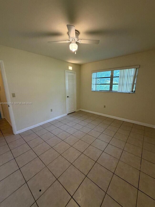 Foto del edificio - 7752 SW 106th St