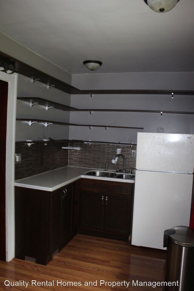 Building Photo - 2 br, 1 bath House - 2544 Tyrone St.