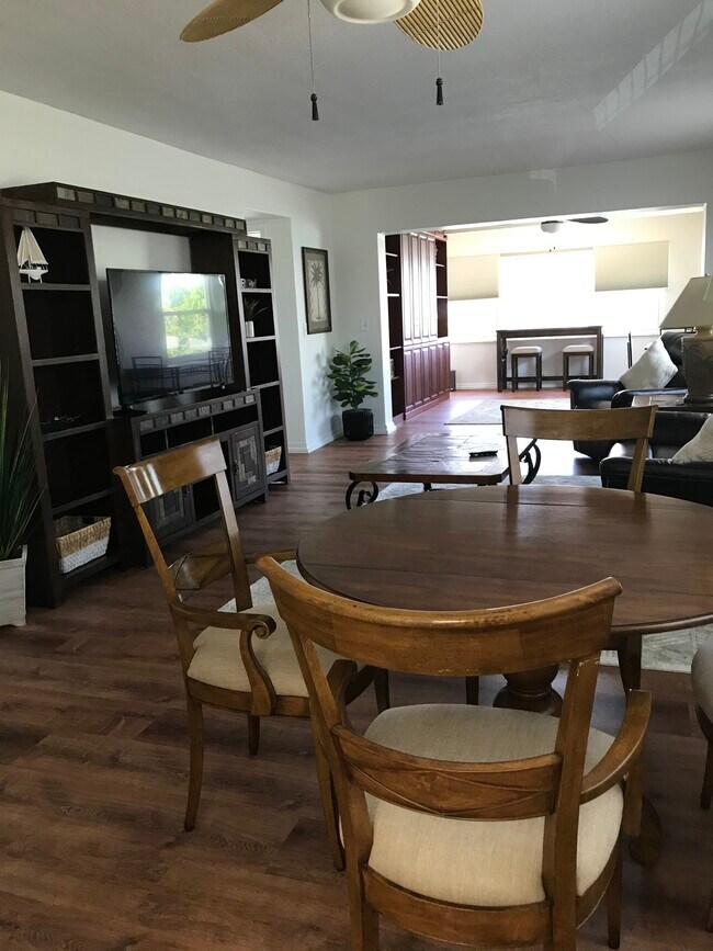 Living room/ dining room - 505 129th Ave E