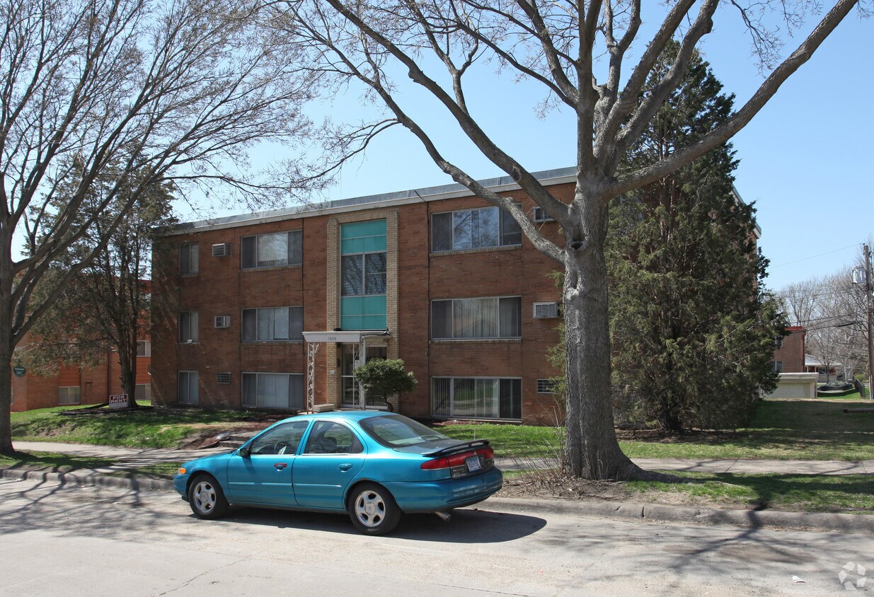 Building Photo - 1838 Hayes St NE