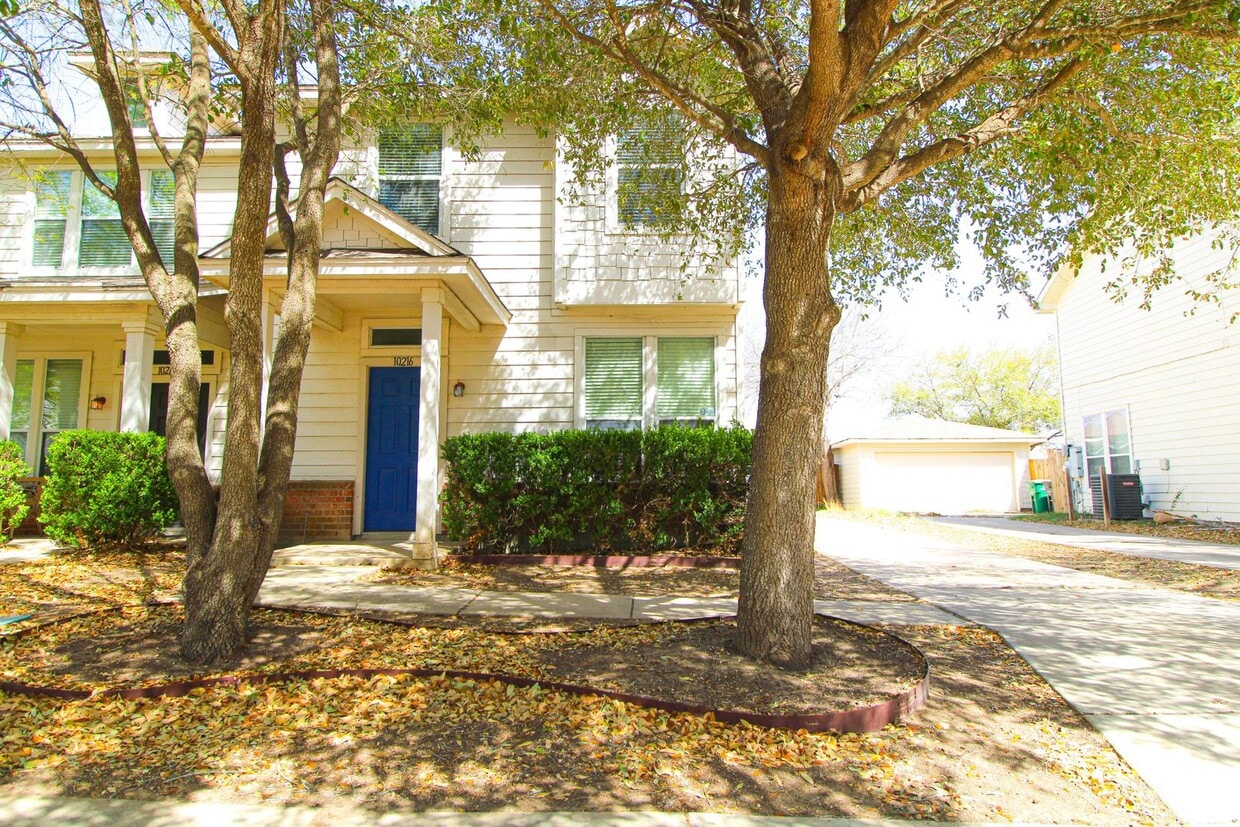 Photo - 10216 Lateleaf Oak