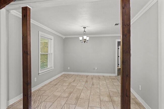 Foto del edificio - 300 Shadow Ridge Dr