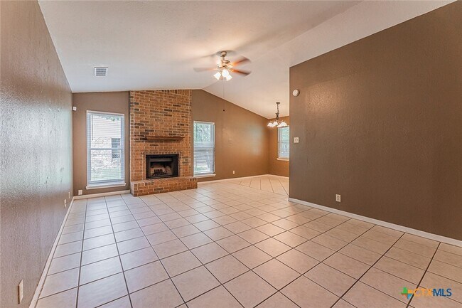 Building Photo - 3006 Belmont Dr