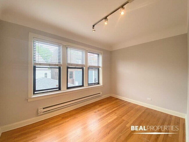 Building Photo - 1 bedroom in CHICAGO IL 60647