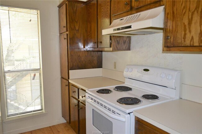 Building Photo - 2404 Bandera Dr