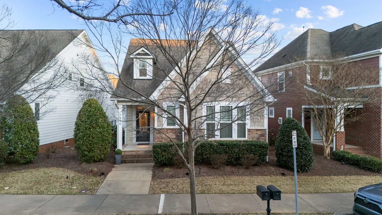 Newly Renovated 4BR, 3.5 BA Inside Wade! - 1536 Crafton Way