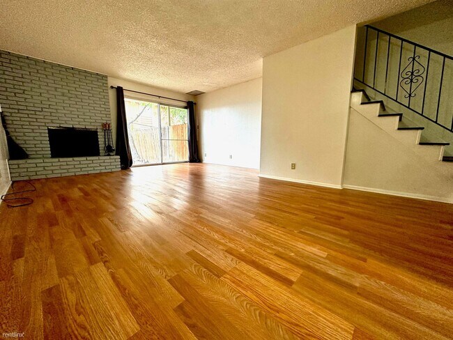 Foto del edificio - 2 br, 1.5 bath Condo - 3263 Gypsum Road 3263