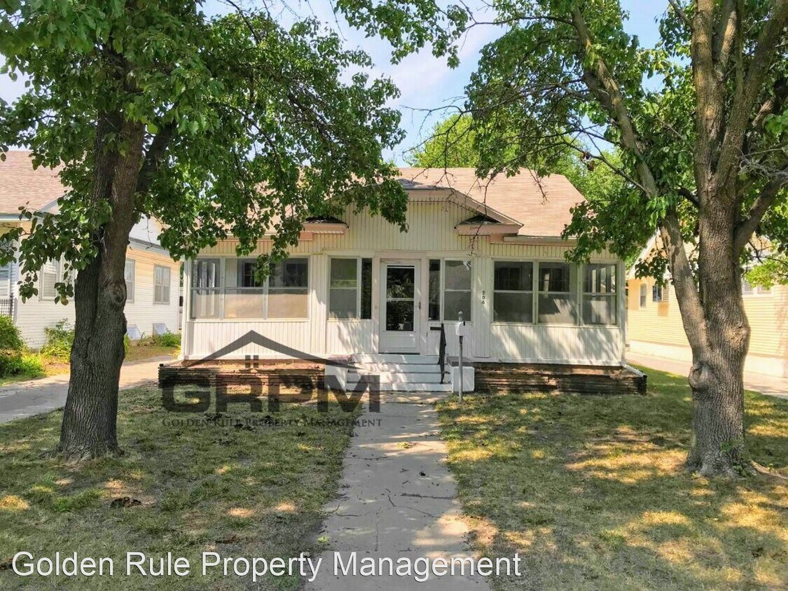 Primary Photo - 2 br, 1 bath House - 304 E 14th
