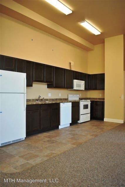 Building Photo - 2 br, 1 bath Apartment - 218 W Cayuga Street