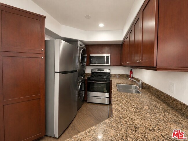 Foto del edificio - 6140 Monterey Rd