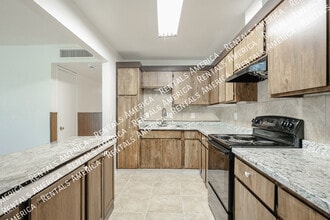 Building Photo - 410 N Ironwood-