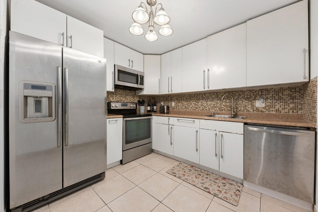 Foto principal - 622 NW 13th St