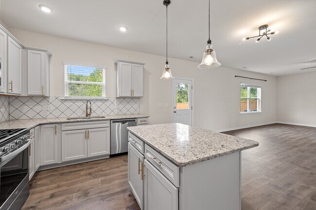 Building Photo - 3005 Highwater Dr