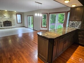 Building Photo - 25805 N Arrowhead Dr