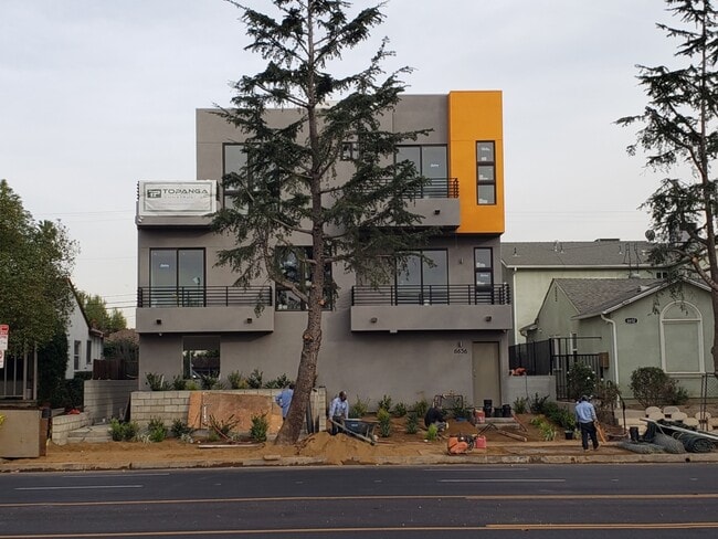 Building Photo - 6656 Balboa Blvd