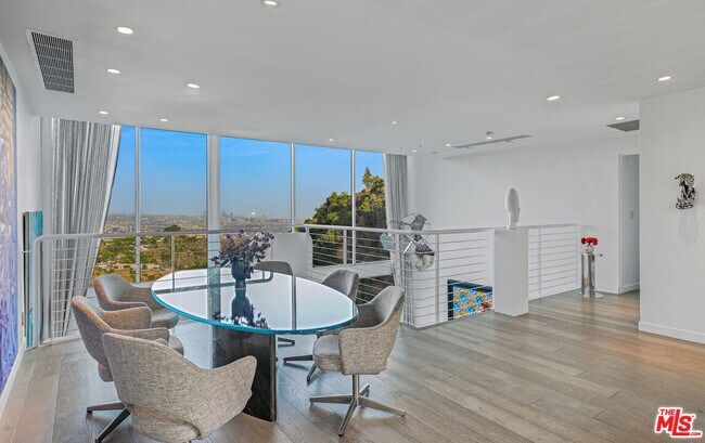 Foto del edificio - 2190 Beech Knoll Rd