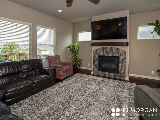 Foto del edificio - 17214 Meredith Ave