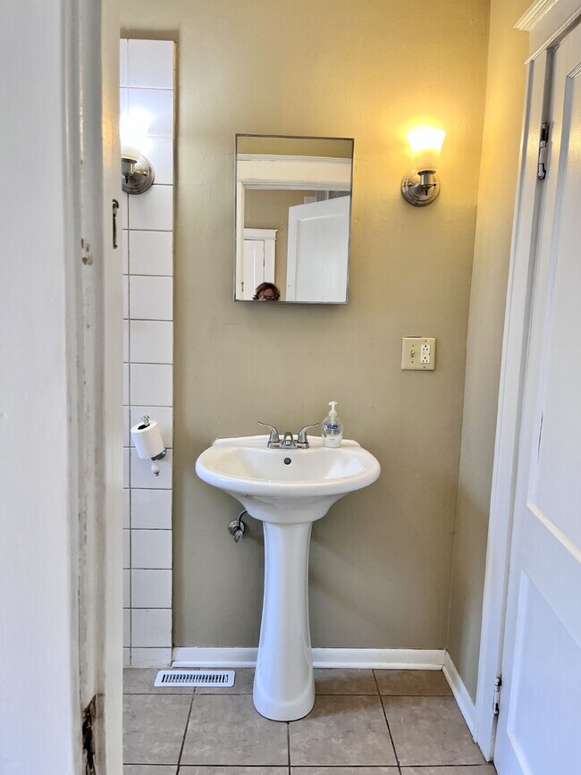 Foto del edificio - 2 Bedroom 1 Bath Duplex in St. Paul