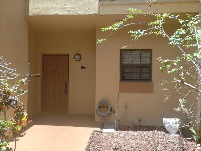 Building Photo - 15509 N Miami Lakeway
