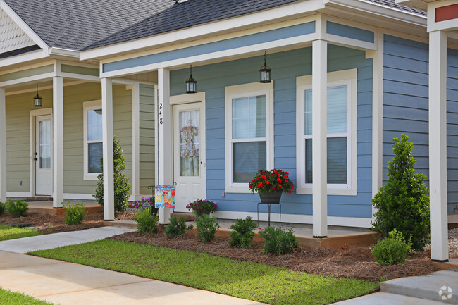 Building Photo - THE COTTAGES DOTHAN