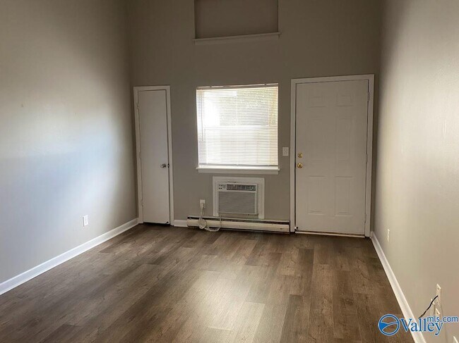 Building Photo - 3703 Squaw Valley Dr SW