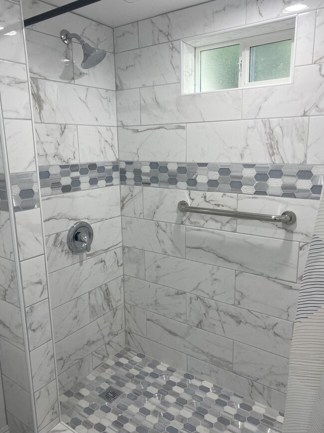 Shower - 4003 Higuera St