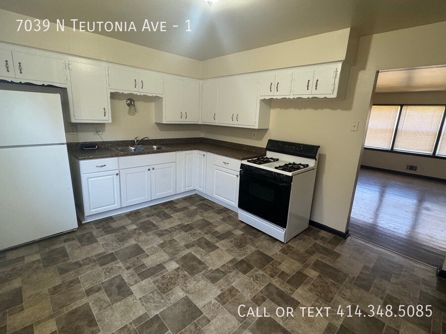 Primary Photo - 2 Bed Lower unit