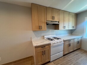 Building Photo - 7237 Variel Ave