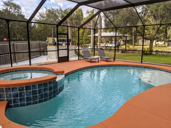 Building Photo - 11305 Pool Ct W