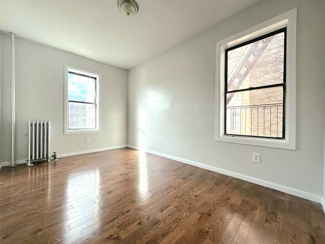 Foto del edificio - 3 bedroom in New York NY 10034