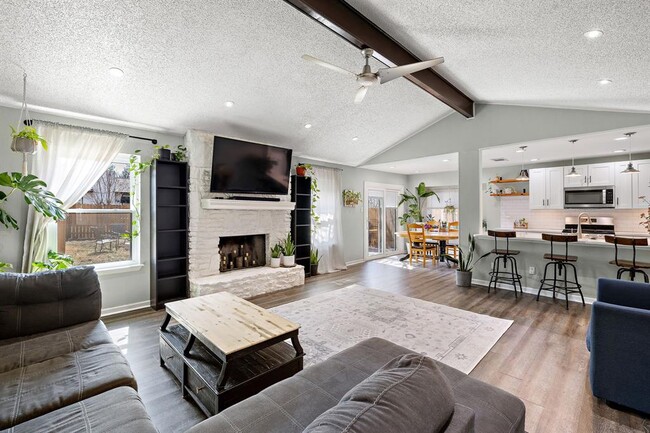 Foto del edificio - 805 Garden Path Dr