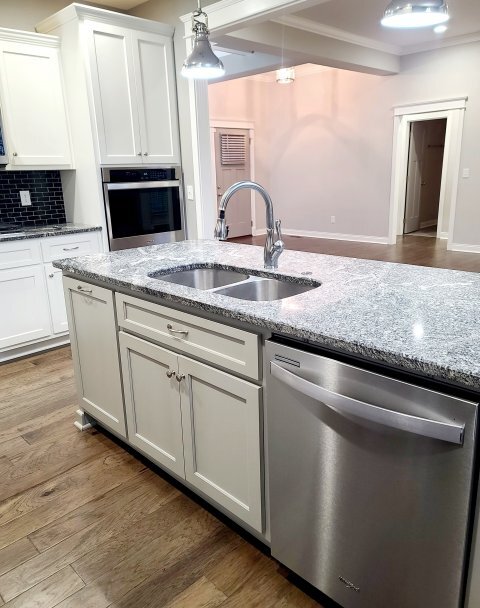 Building Photo - 620 Montrose Dr