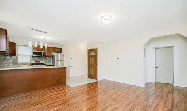 Building Photo - 71 Windom Ave