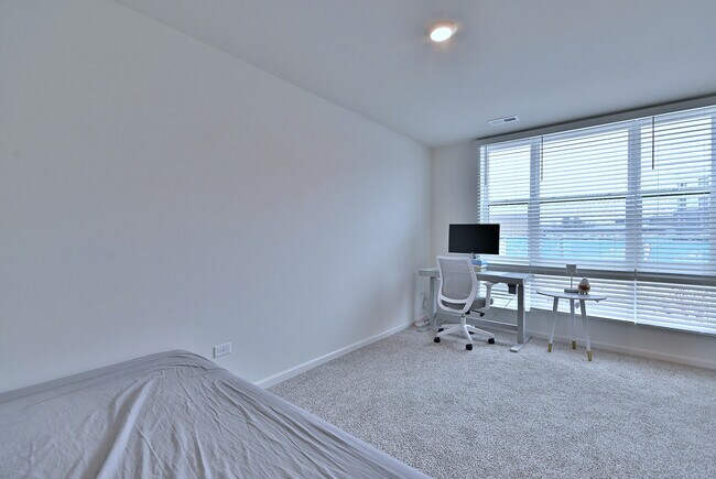 Foto del edificio - 332 Summit Cir