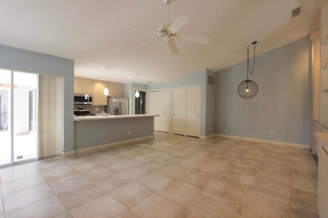 Building Photo - 10701 Chapman Oak Ct