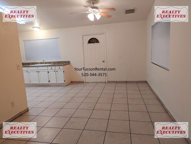 Foto del edificio - 3/1 with AC and a garage in Midvale Park Near Drexel Rd & Oak Tree Dr