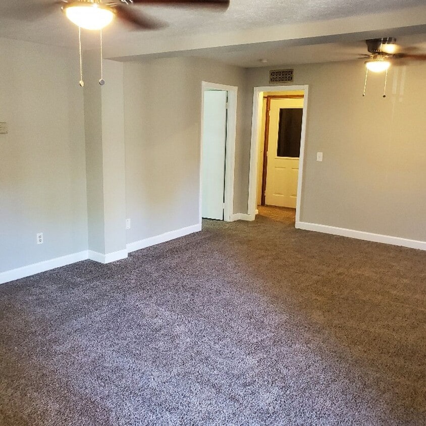 Foto principal - 4BDRM HOUSE FOR RENT