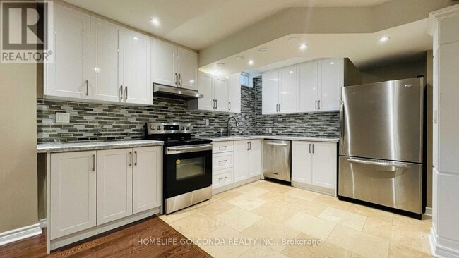 Building Photo - LOWER - 110A BOND CRESCENT