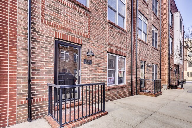 Building Photo - 1406 Benjamin St