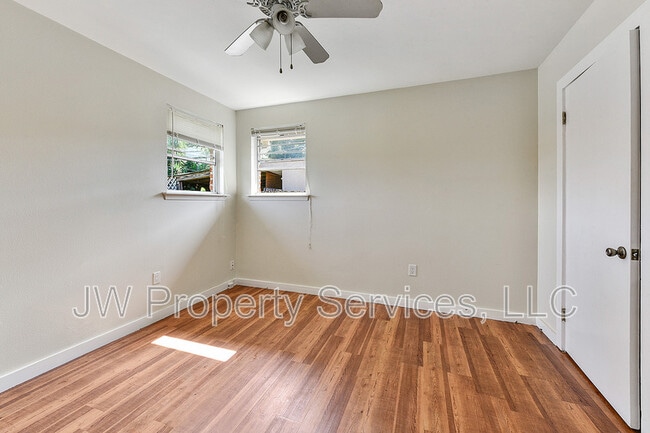Building Photo - 6501 Lafreniere St