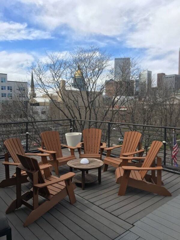 Foto del edificio - 1336 Logan St