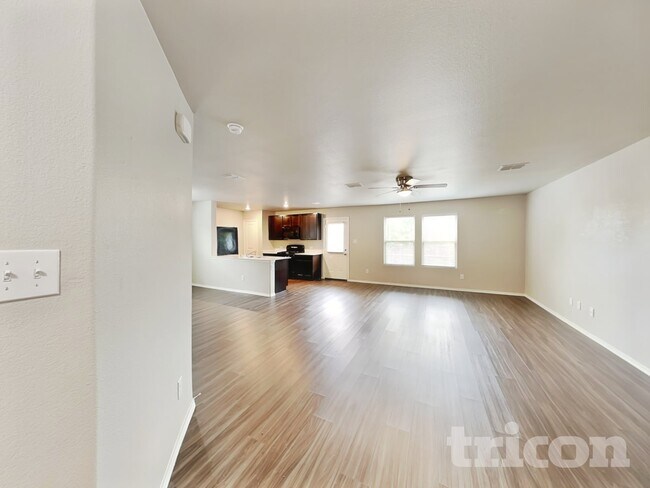 Foto del edificio - 5693 McClelland St