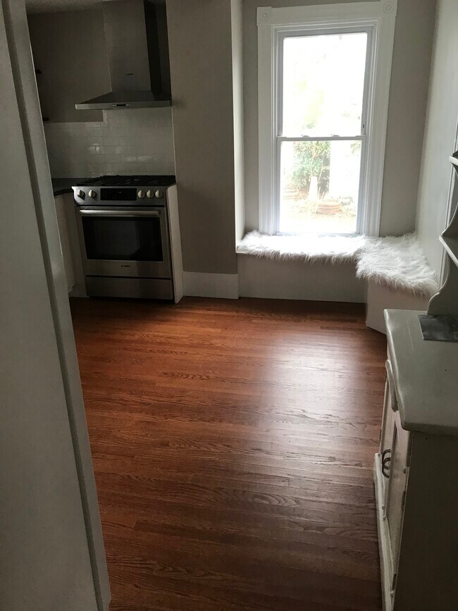 Building Photo - 216 S Aurora St