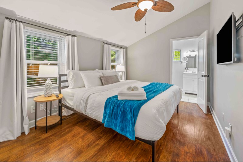 Foto principal - 4305 S Shore Dr