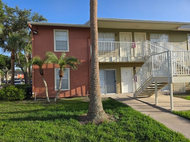 Foto del edificio - One Bed - One Bath - Water Front - First F...