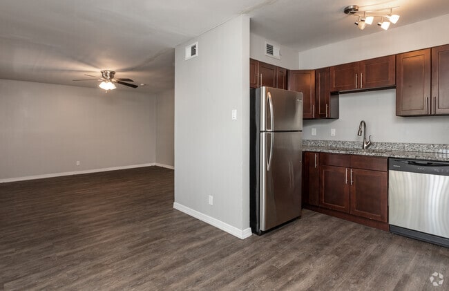 2BR, 1BA - 900SF (B3) Kitchen & Living - iConic At The Station